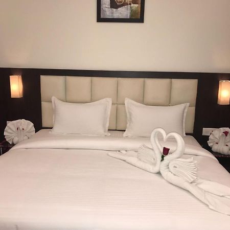 Hotel Anandi Inn Ballia Ngoại thất bức ảnh